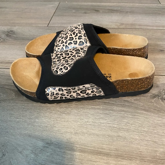 Bertula by Birkenstock Shoes - Women’s Bertula By Birkenstock sandals shoes Sz.6